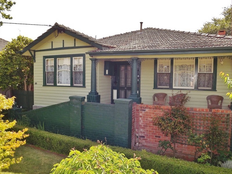 25 Railway Crescent, Moe VIC 3825