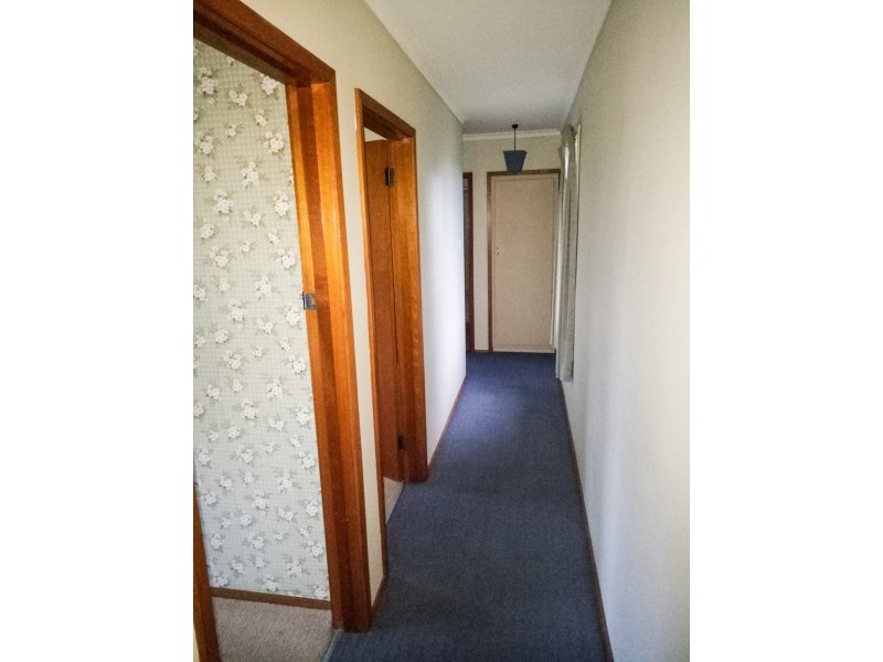 47 White Parade, Churchill VIC 3842