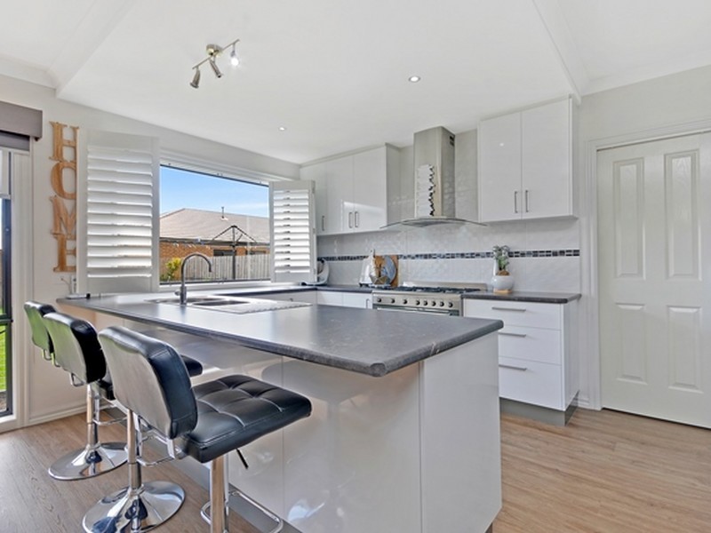 11 Cambridge Way, Traralgon VIC 3844