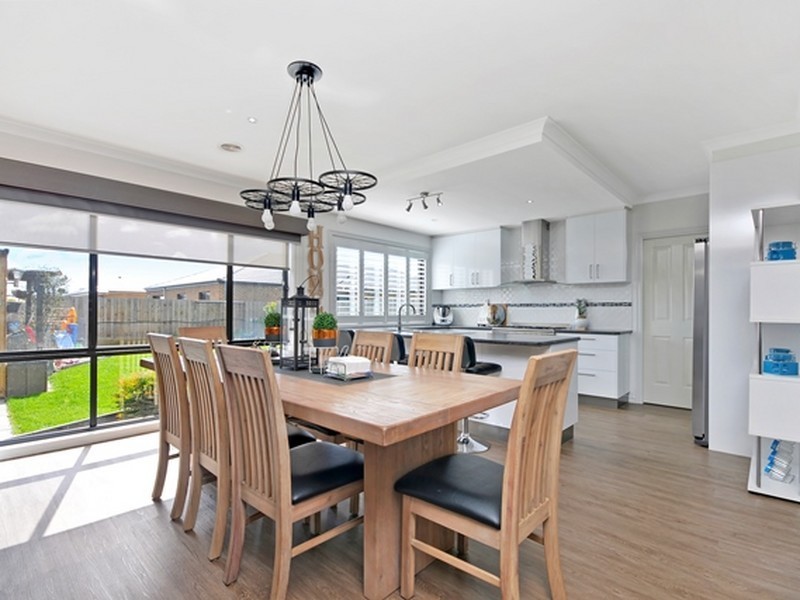 11 Cambridge Way, Traralgon VIC 3844