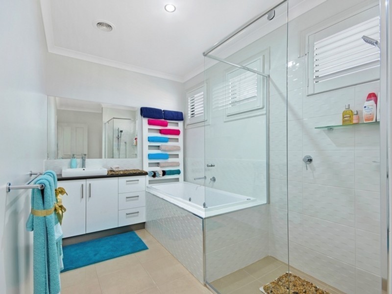 11 Cambridge Way, Traralgon VIC 3844