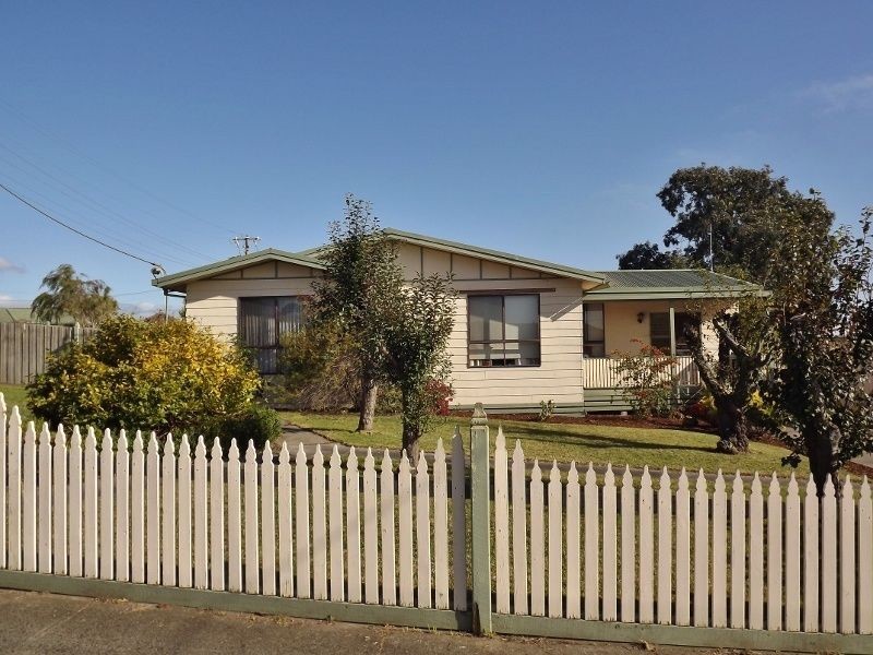 9 Torres Street, Newborough VIC 3825