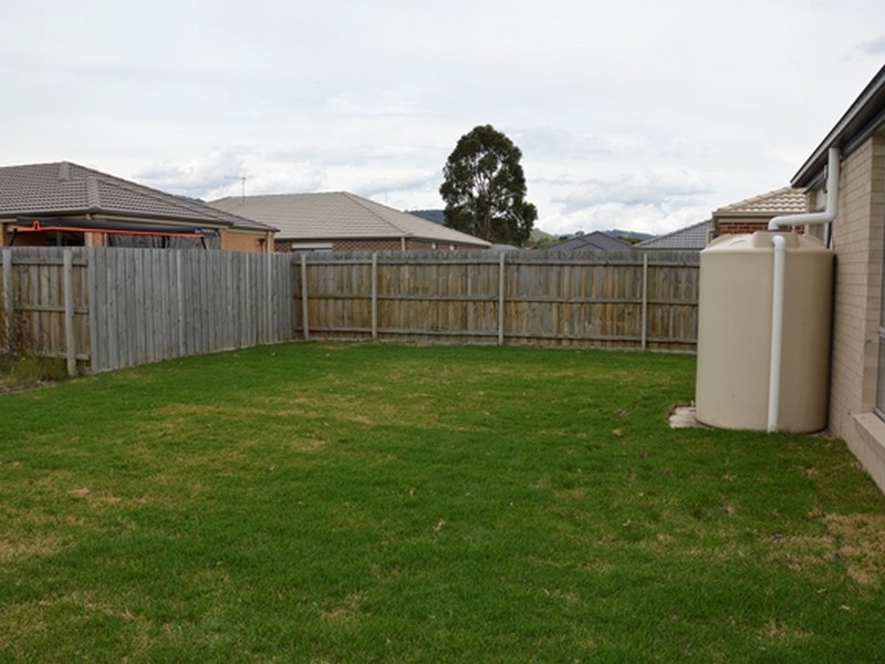 5 Graduation Place, Churchill VIC 3842