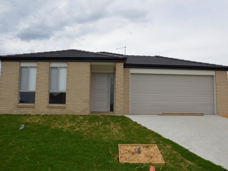5 Graduation Place, Churchill VIC 3842