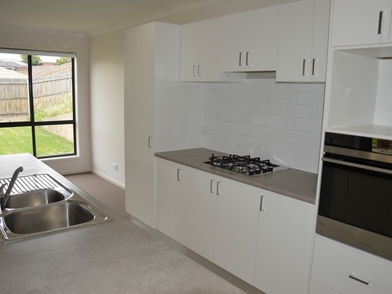 5 Graduation Place, Churchill VIC 3842