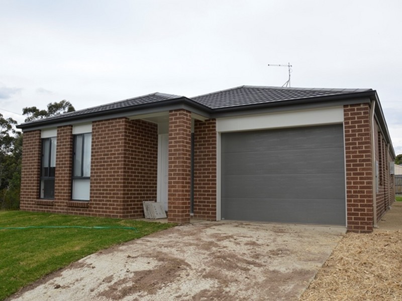 5 Graduation Place, Churchill VIC 3842