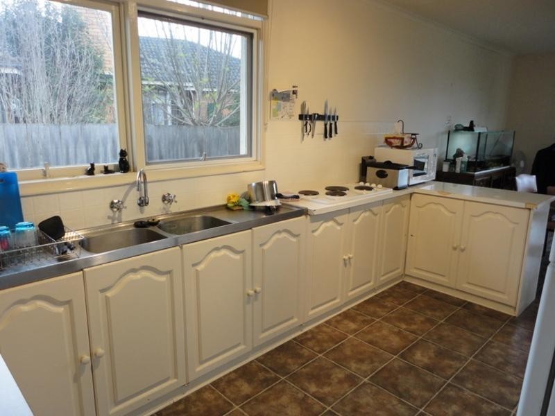 27 Northern Avenue, Newborough VIC 3825