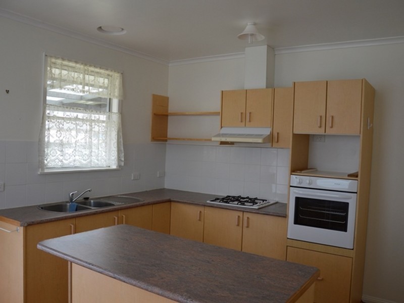 24 Dawson Street, Rosedale VIC 3847