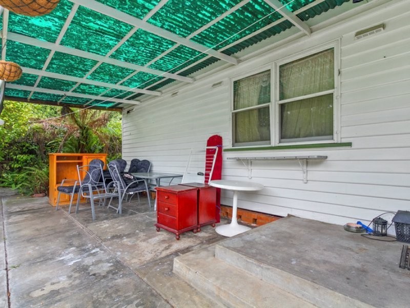 16 Central Avenue, Newborough VIC 3825