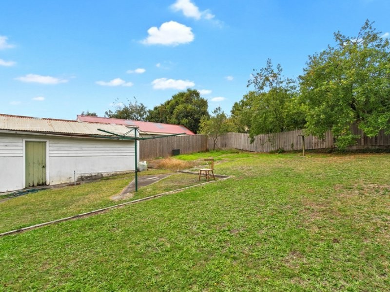 16 Central Avenue, Newborough VIC 3825