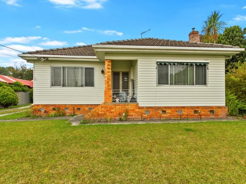 16 Central Avenue, Newborough VIC 3825