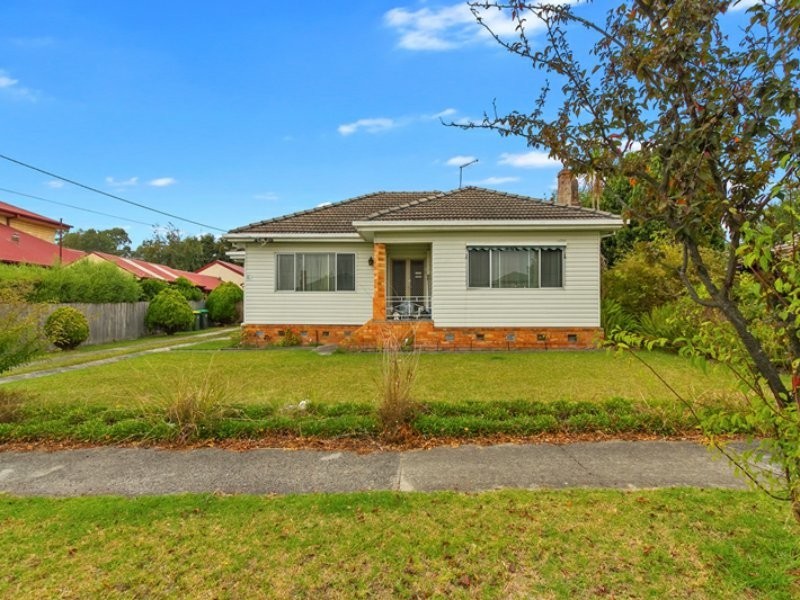 16 Central Avenue, Newborough VIC 3825