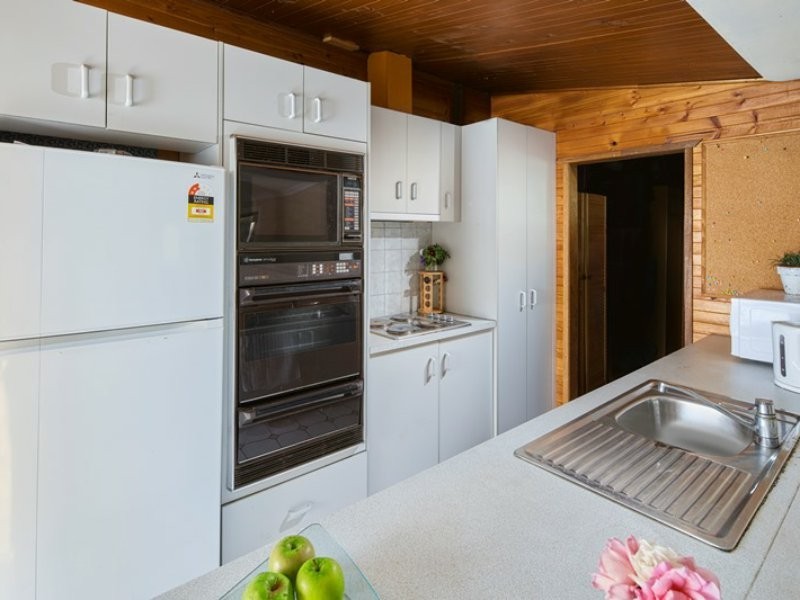 17 Pollock Avenue, Traralgon VIC 3844