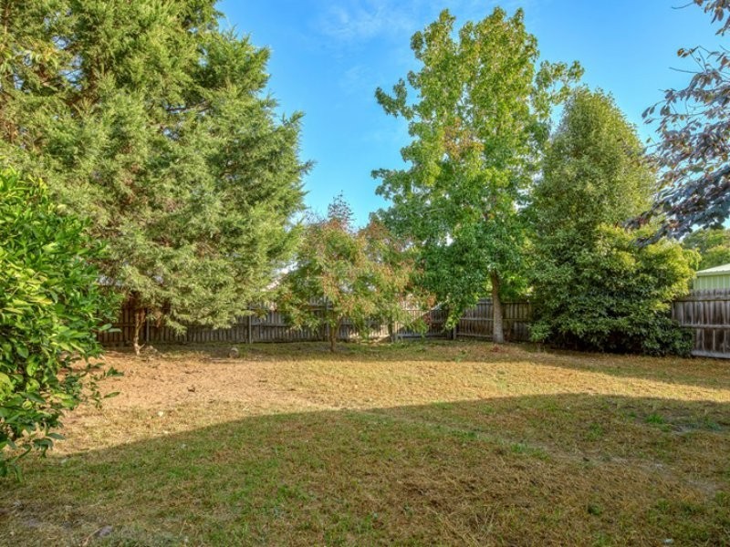 17 Pollock Avenue, Traralgon VIC 3844