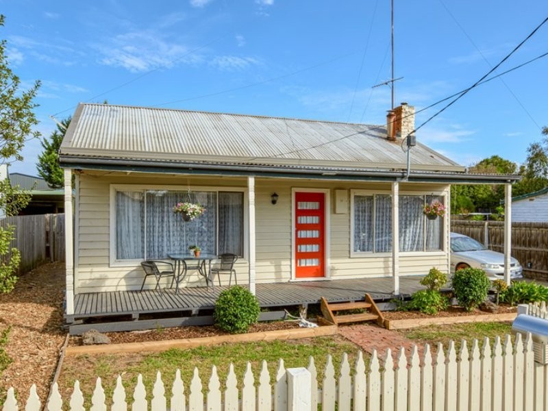 17 Pollock Avenue, Traralgon VIC 3844