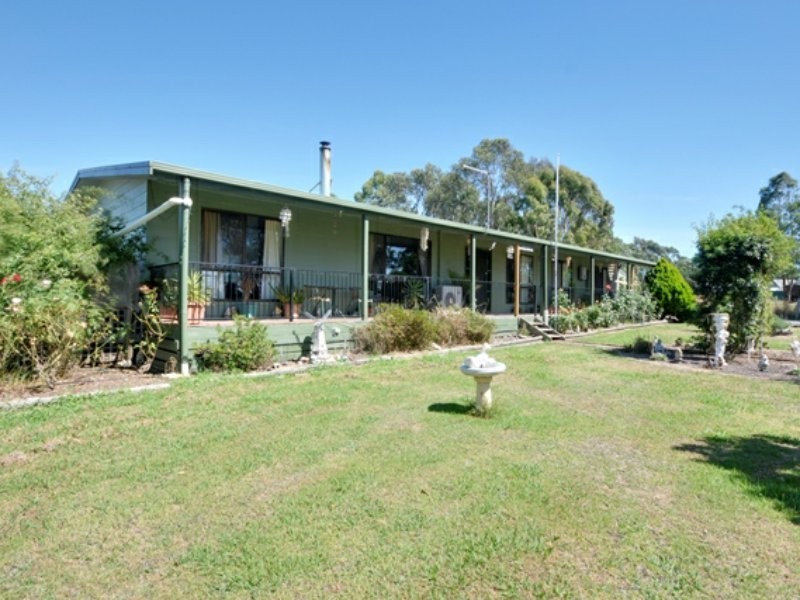 35 Nicholson Road, Toongabbie VIC 3856