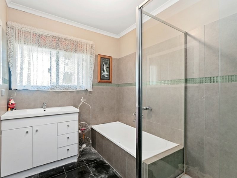 35 Nicholson Road, Toongabbie VIC 3856