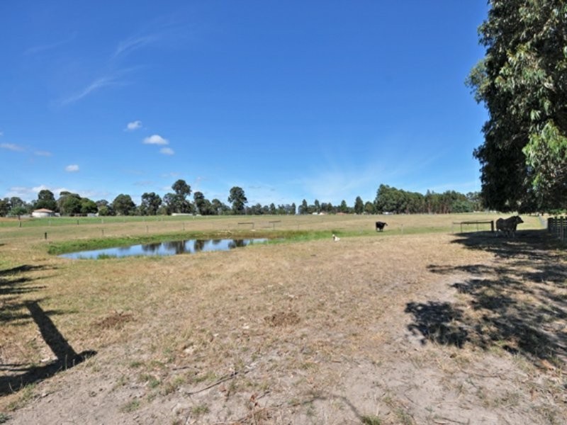 35 Nicholson Road, Toongabbie VIC 3856