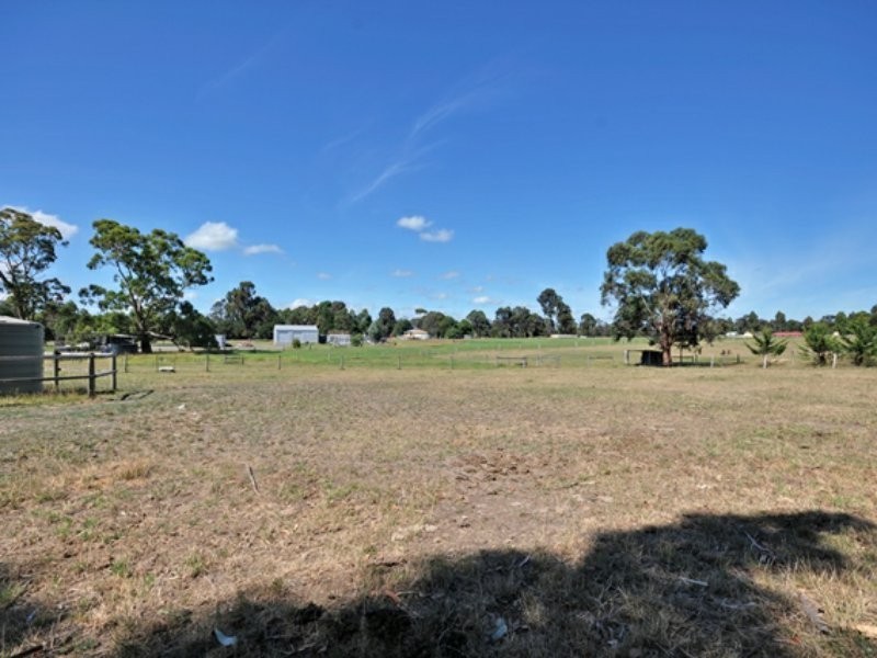 35 Nicholson Road, Toongabbie VIC 3856