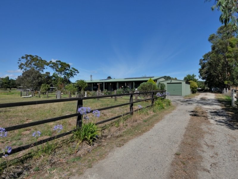 35 Nicholson Road, Toongabbie VIC 3856