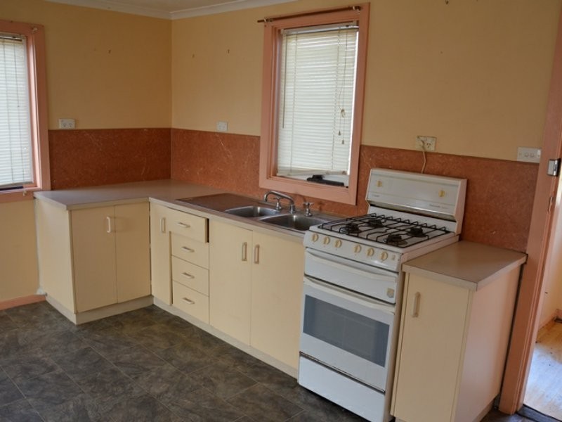 35 Victoria Street, Moe VIC 3825