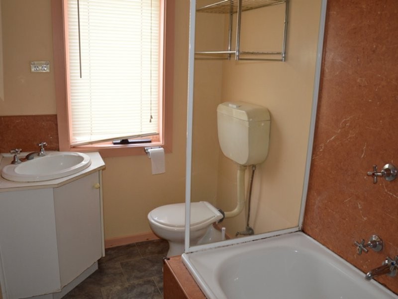 35 Victoria Street, Moe VIC 3825