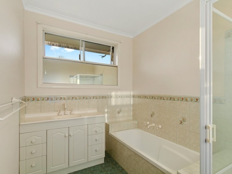 11 The Avenue, Morwell VIC 3840