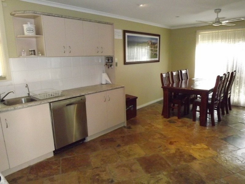 8 Mirboo STREET, Newborough VIC 3825