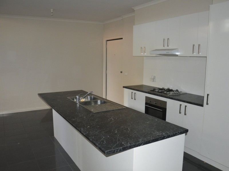 2/10 Wirraway Street, Moe VIC 3825