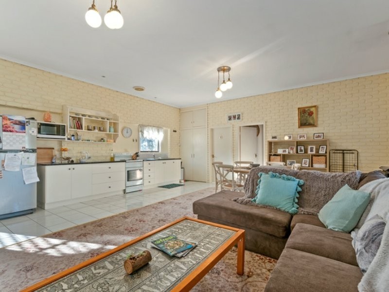 17 Glenloth Court, Traralgon East VIC 3844