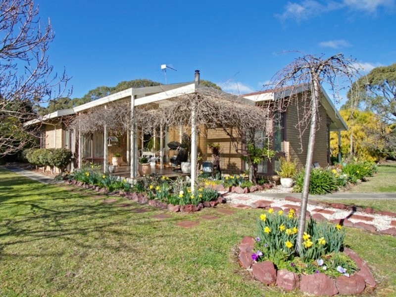 215 Guyatts Road, Toongabbie VIC 3856