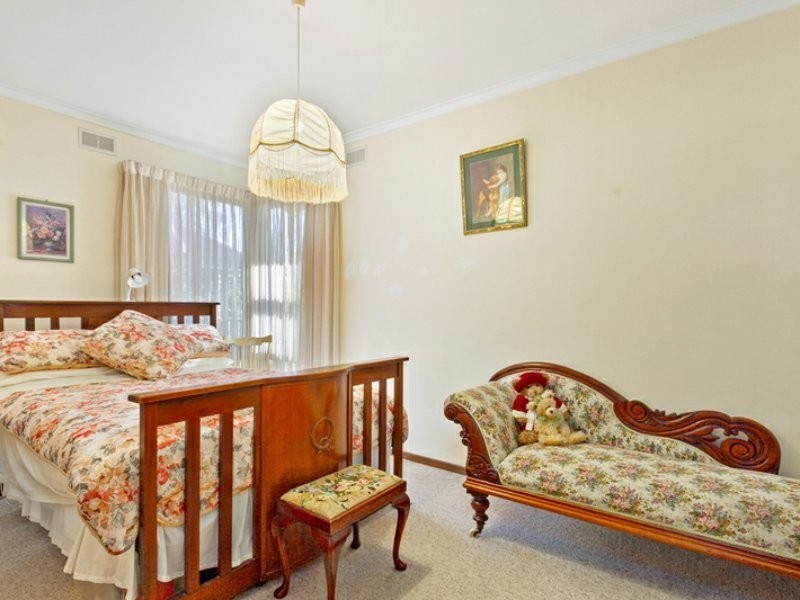 215 Guyatts Road, Toongabbie VIC 3856