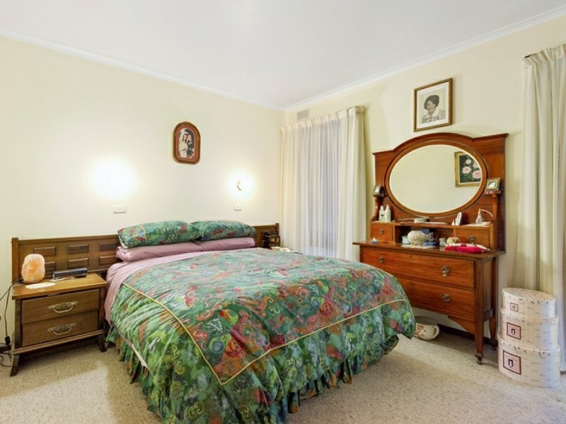 215 Guyatts Road, Toongabbie VIC 3856