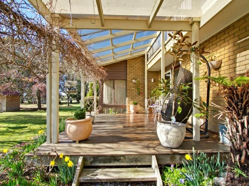 215 Guyatts Road, Toongabbie VIC 3856