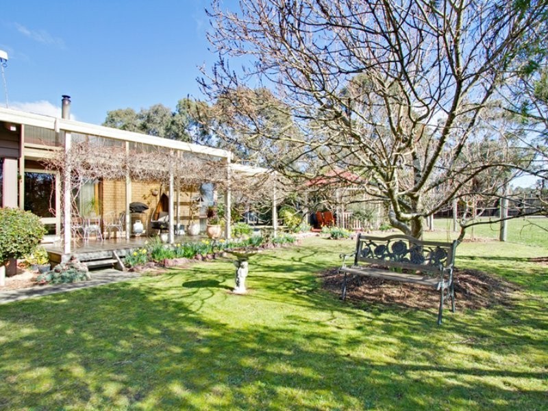 215 Guyatts Road, Toongabbie VIC 3856