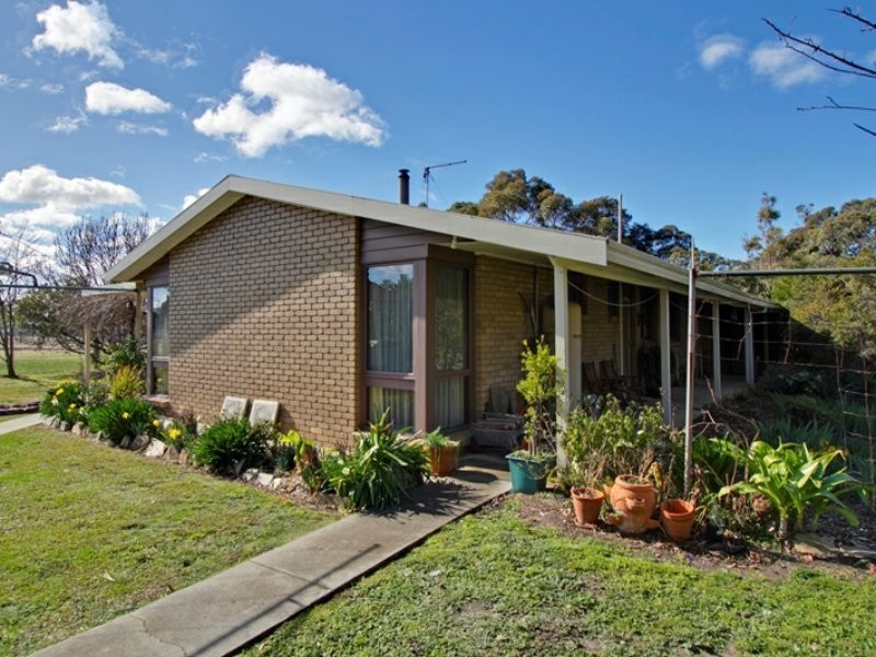 215 Guyatts Road, Toongabbie VIC 3856