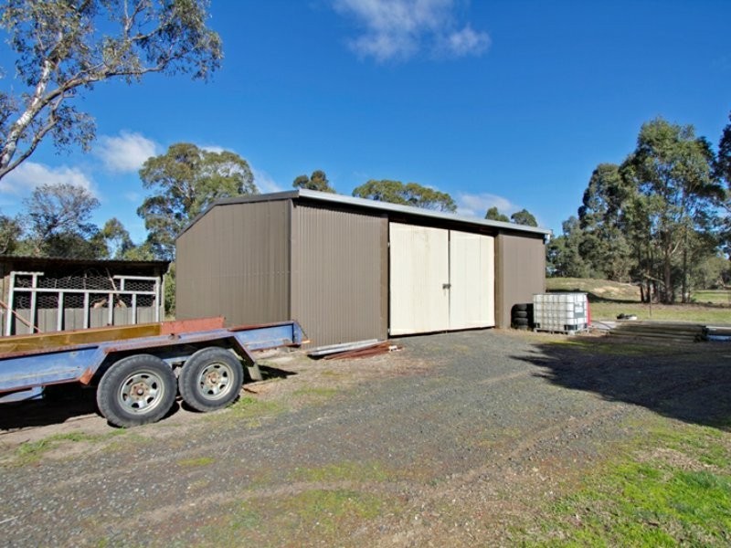 215 Guyatts Road, Toongabbie VIC 3856