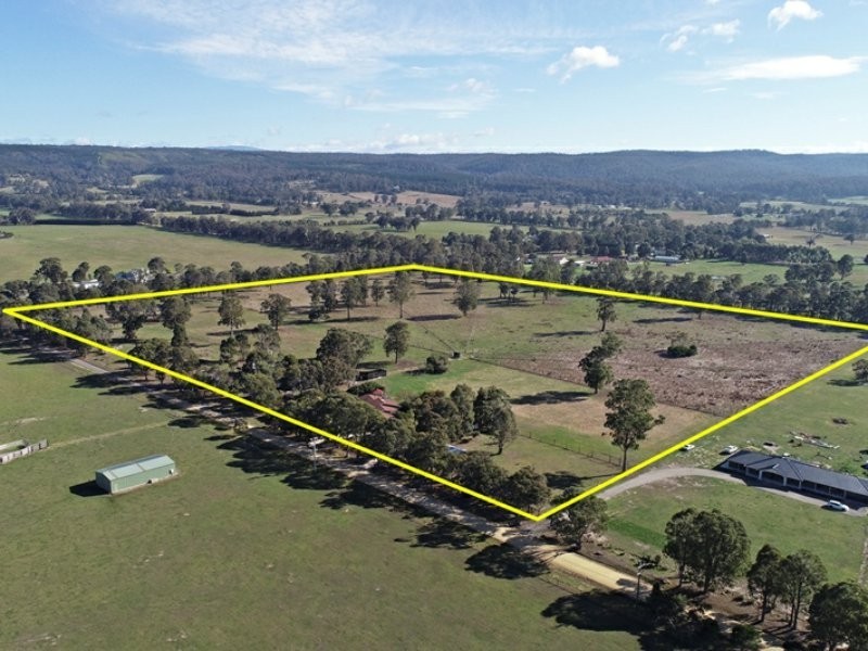 215 Guyatts Road, Toongabbie VIC 3856