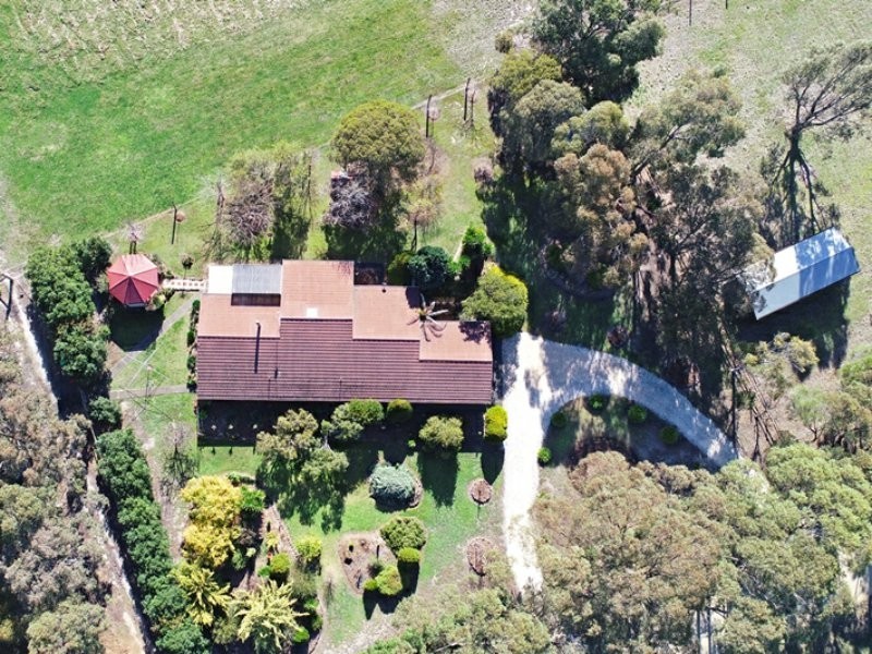 215 Guyatts Road, Toongabbie VIC 3856