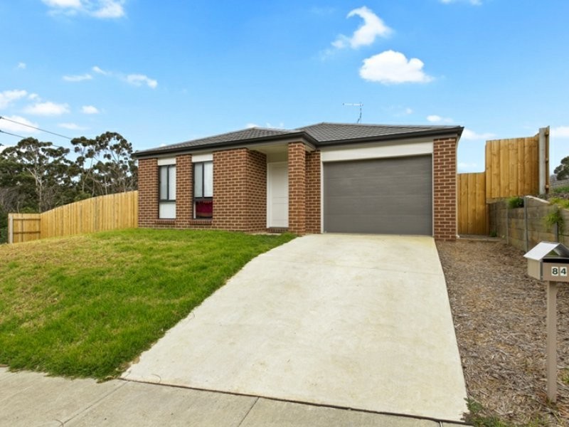 84 Phillip Parade, Churchill VIC 3842