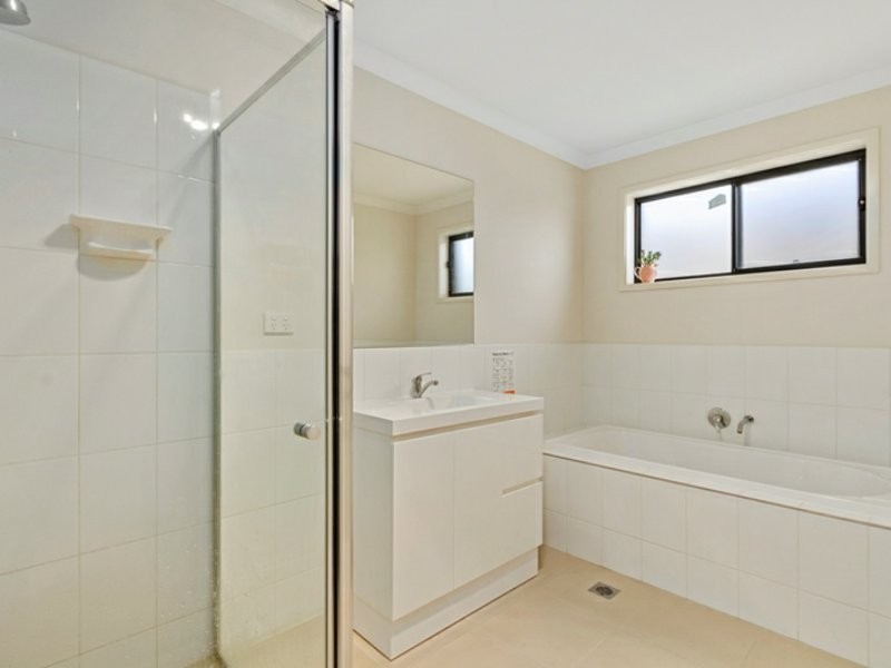 84 Phillip Parade, Churchill VIC 3842