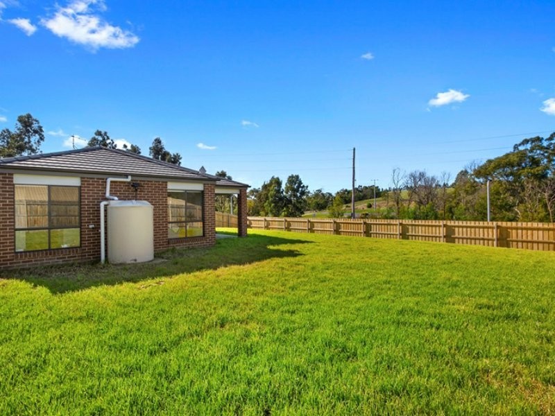 84 Phillip Parade, Churchill VIC 3842