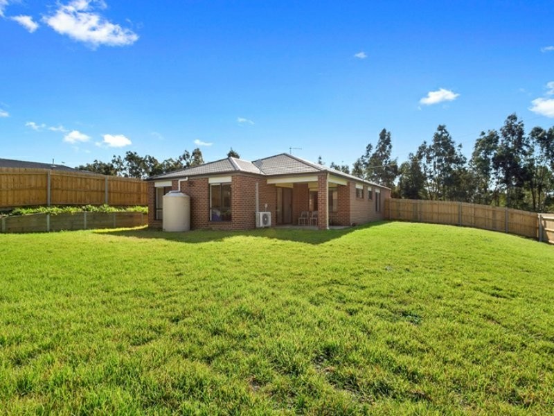 84 Phillip Parade, Churchill VIC 3842