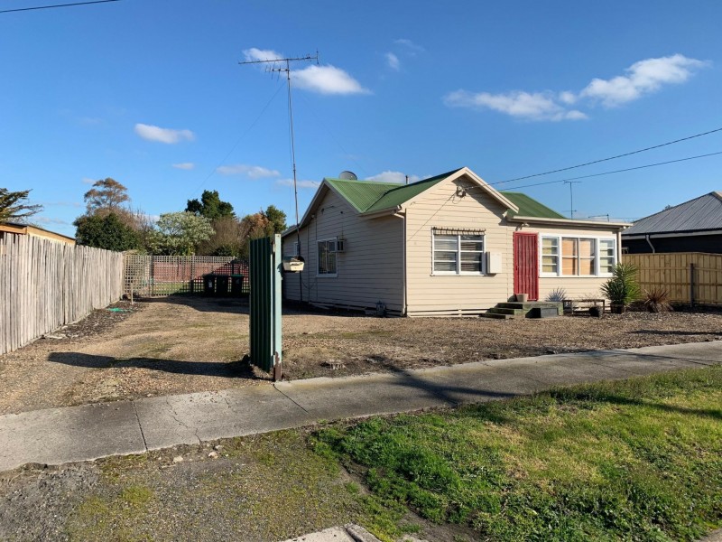 18 Brock Street, Moe VIC 3825