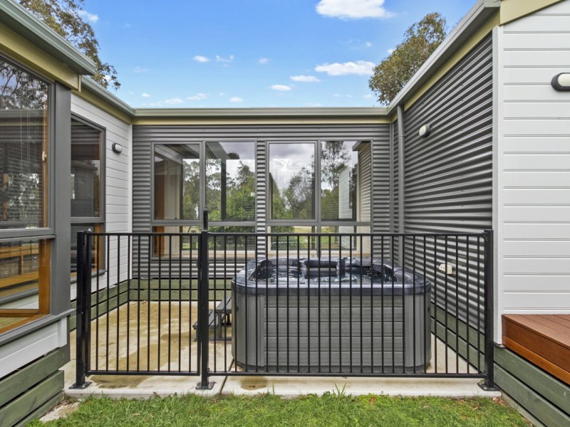 50 Harris Lane, Toongabbie VIC 3856
