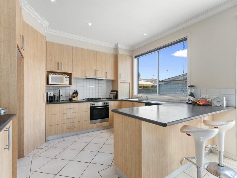 16 Giles Place, Traralgon VIC 3844
