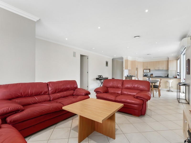 16 Giles Place, Traralgon VIC 3844