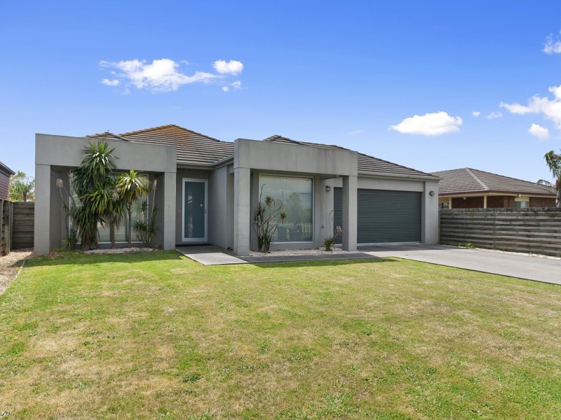 16 Giles Place, Traralgon VIC 3844