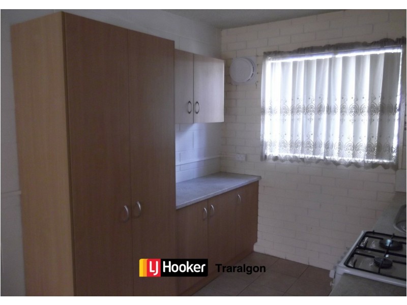 Unit 2/18 Hopetoun Avenue, Morwell VIC 3840