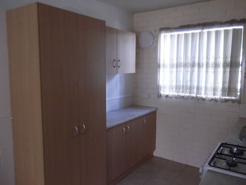 2/18 Hopetoun Avenue, Morwell VIC 3840